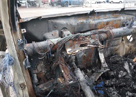 2021 Chevrolet Silverado 1500 4Wd Short Bed Rst z USA, uszkodzony, nr VIN 3GCUYEED3MG253723